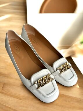 Tod’s Embellished Ballerina Flats White Leather